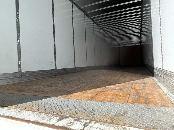 2023-stoughton-trailer-image-30