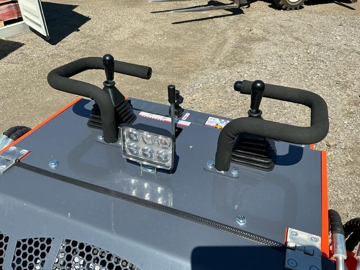 #1001-•-tpm,-t460-mini-skid-steer-loader-image-17