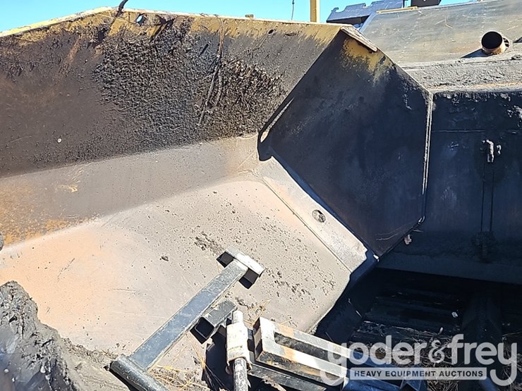 2012-caterpillar-ap-1055e-image-14