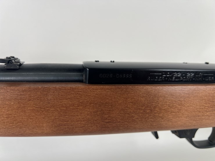 #61-•-#1434-•-ruger-46317-semi-automatic-rifle-22-lr-image-4