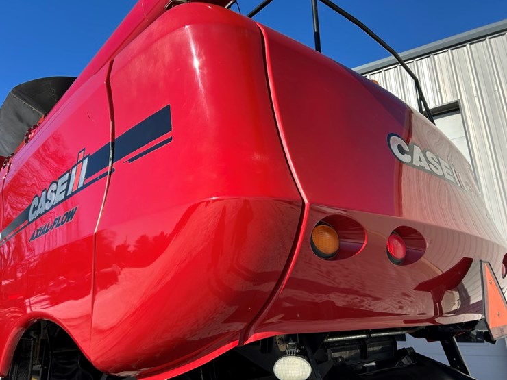 2007-case-ih-7010-image-29