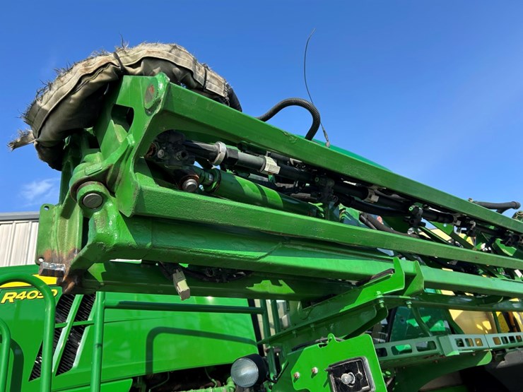 2015-john-deere-r4030-image-33