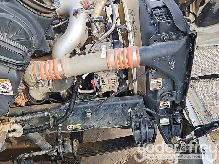 2014-kenworth-t300-image-19