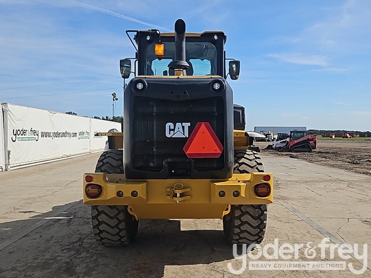 2026-caterpillar-926-image-18