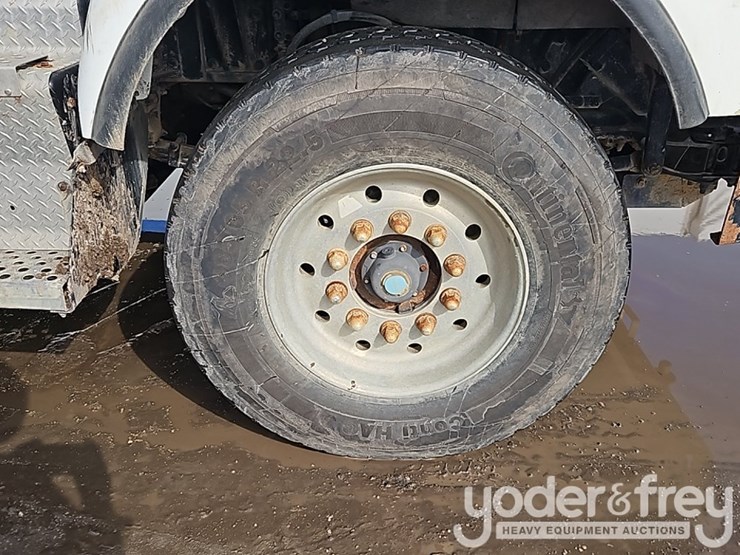 2011-kenworth-t470-image-11