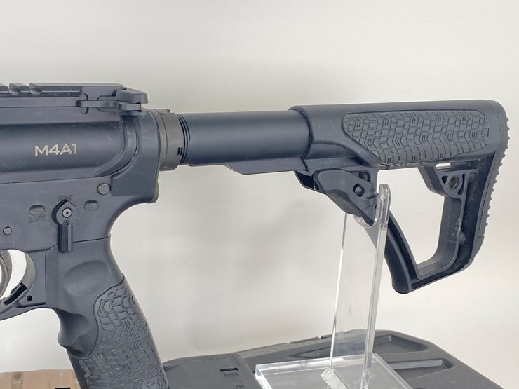 #13-•-#1461-•-daniel-defense-ddm4-m4a1-semi-automatic-rifle-5.56x45mm-image-6