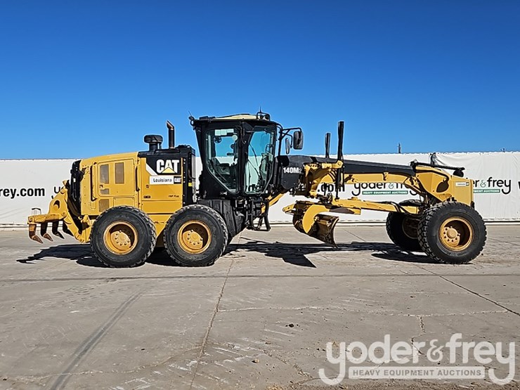 2013-caterpillar-140m2-image-6