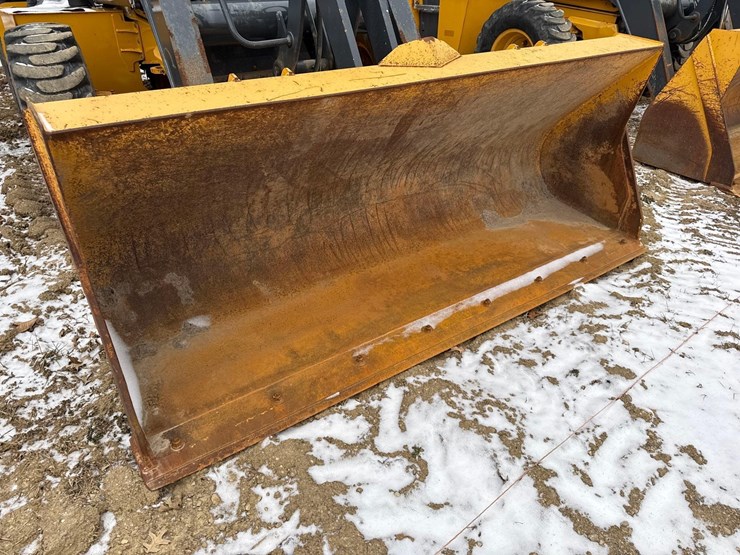 2022-john-deere-310-image-9