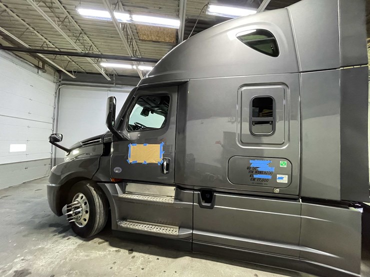 #6224-•-2022-freightliner-cascadia-semi-truck-(title-in-delay)-image-10