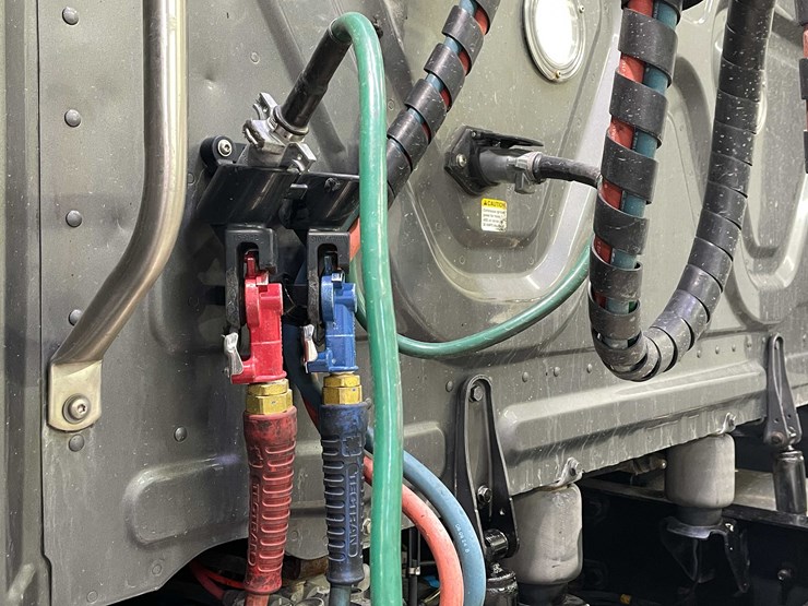 #6225-•-2021-freightliner-cascadia-semi-truck-(title-in-delay)-image-56