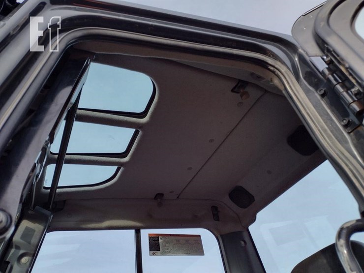 2017-kubota-kx040-4-image-15