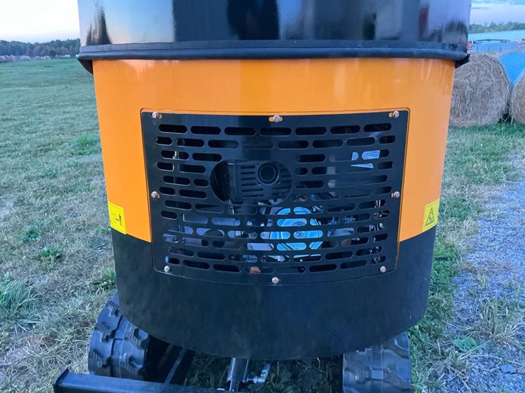 #1208-•-unused-future-ft13c-mini-excavator-image-17