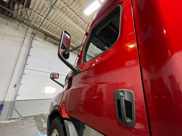 #6226-•-2021-freightliner-cascadia-semi-truck-(title-in-delay)-image-12