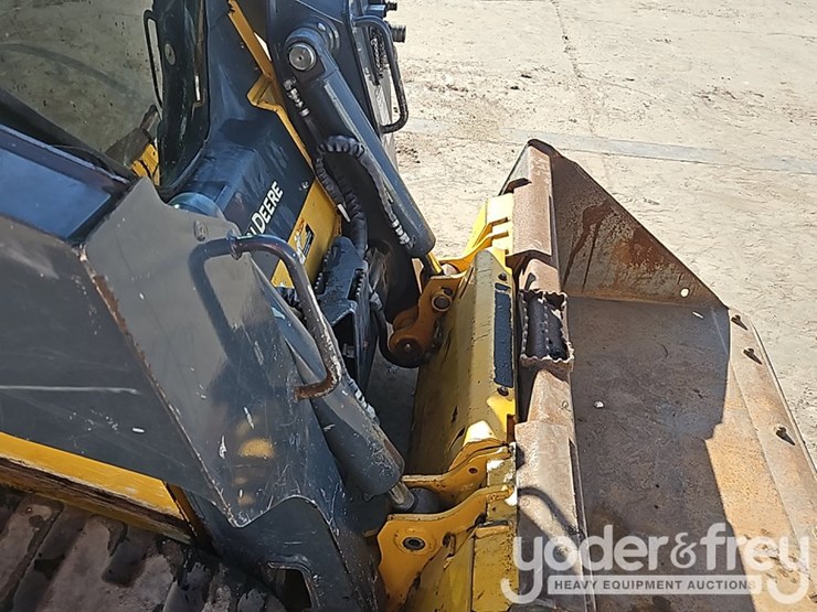 2023-deere-317g-image-13