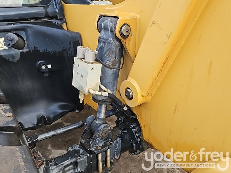 2017-caterpillar-tl642d-image-18