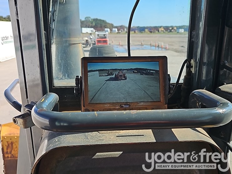 2017-deere-700k-lgp-image-33