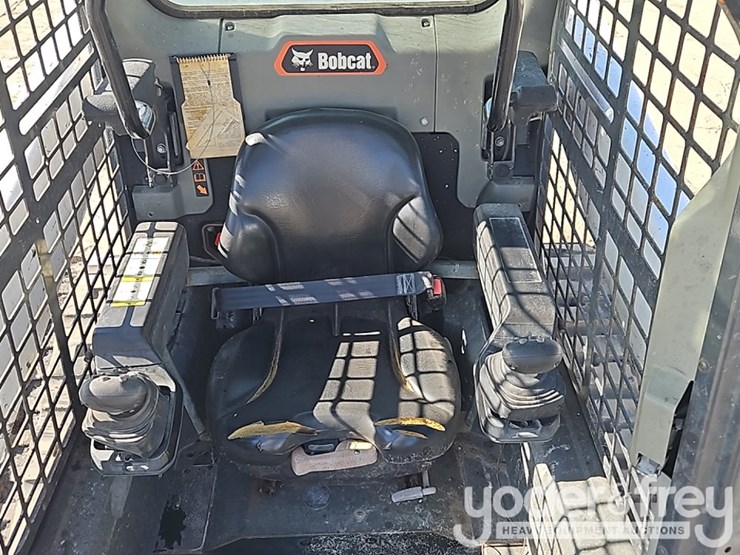 2021-bobcat-t76-image-23