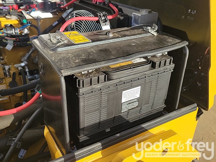 2025-caterpillar-cb4.0-image-14