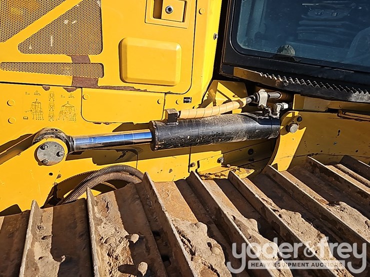 2023-caterpillar-d4-image-18