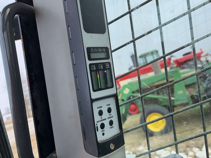 2018-new-holland-l228-image-15