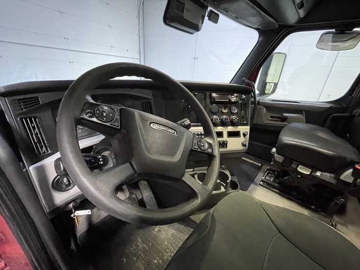 #6226-•-2021-freightliner-cascadia-semi-truck-(title-in-delay)-image-75