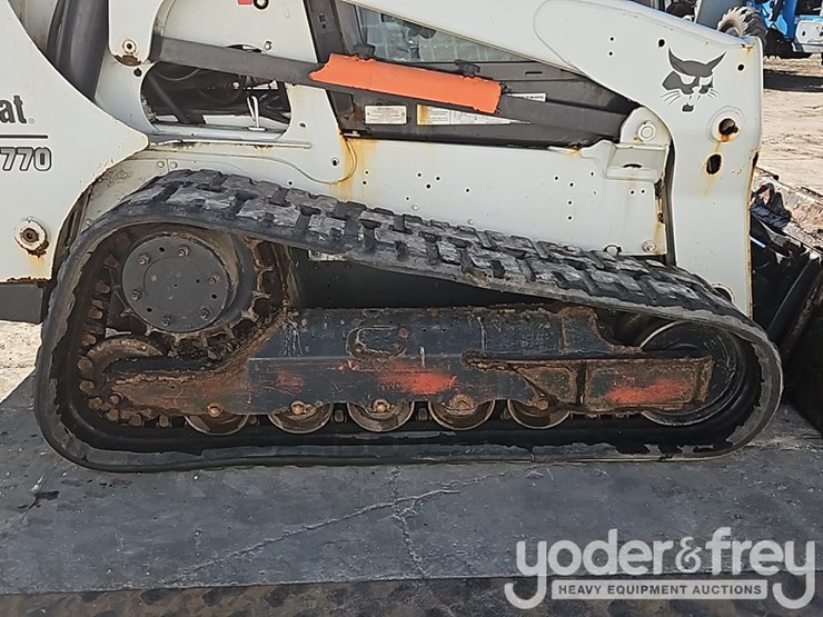 2017-bobcat-t770-image-8