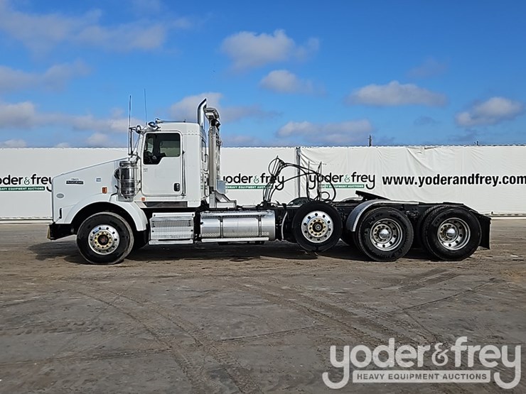 2009-kenworth-t800-image-3