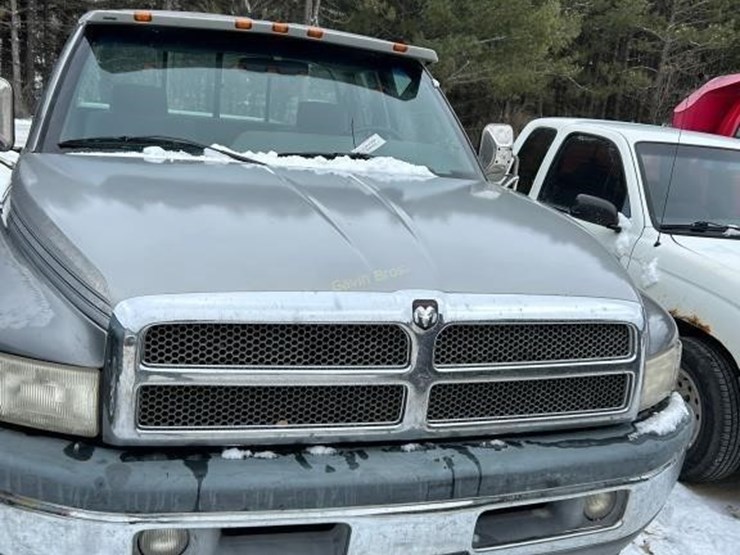 1996-dodge-2500-image-2