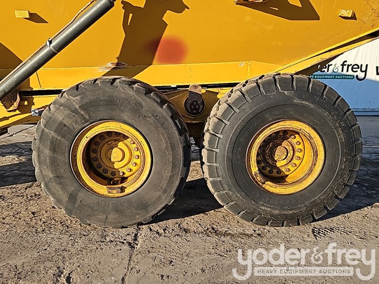 2019-deere-310e-image-17