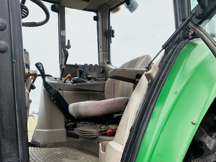 john-deere-7330-image-4