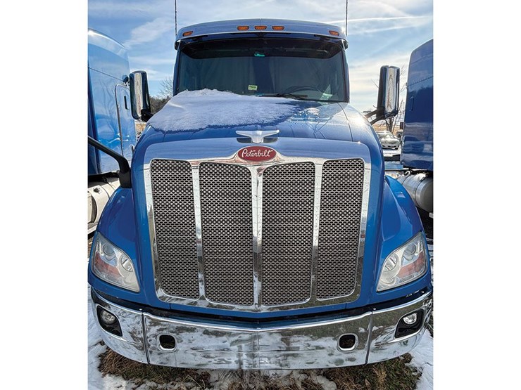 2020-peterbilt-579-image-2