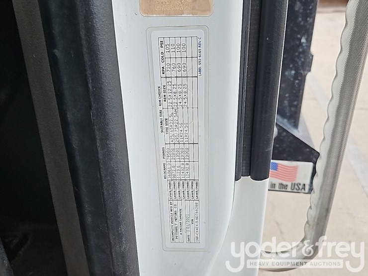 2021-peterbilt-567-image-37