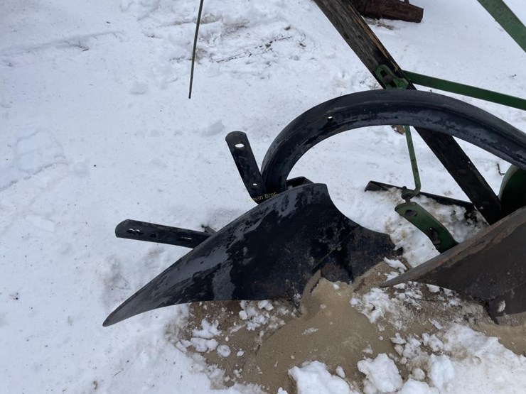 walking-1-bottom-plow-image-2