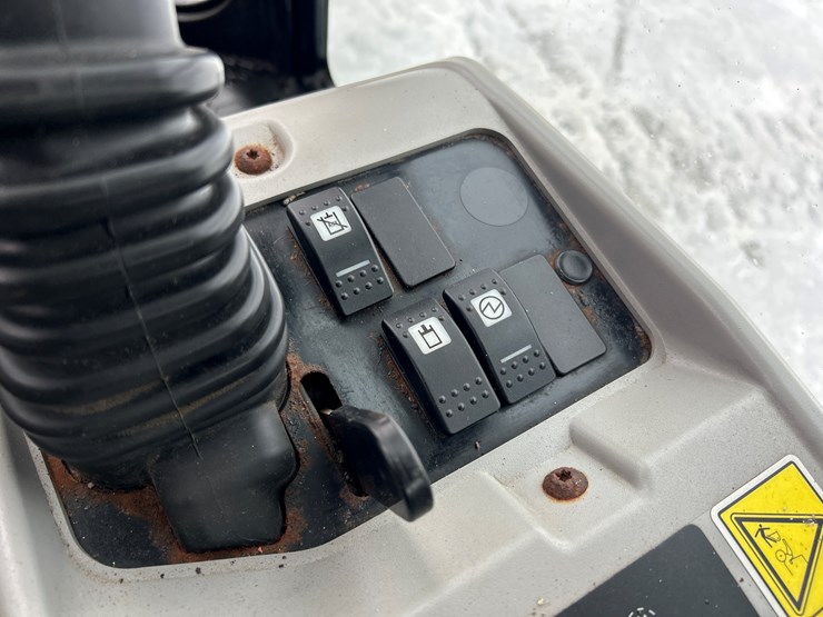 caterpillar-903d-image-65