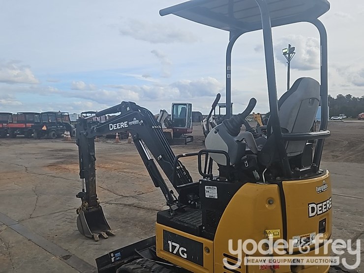 2018-deere-17g-image-19