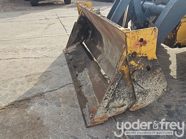 2017-deere-310sl-image-9