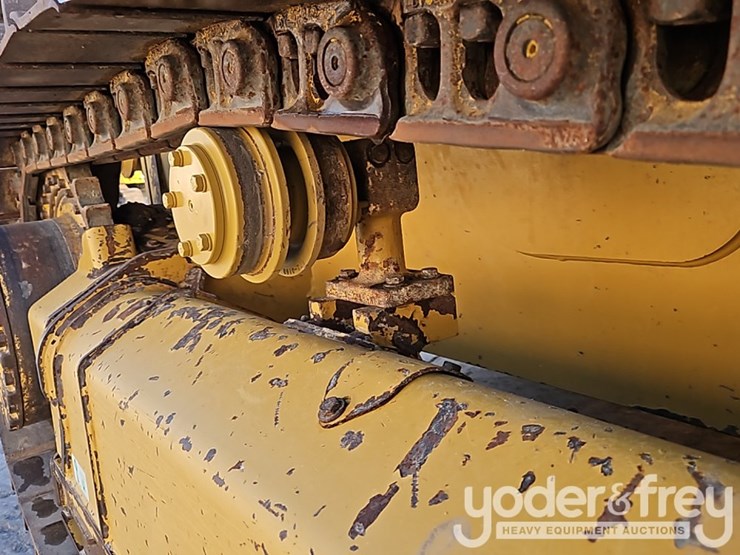 2022-caterpillar-d1-image-18