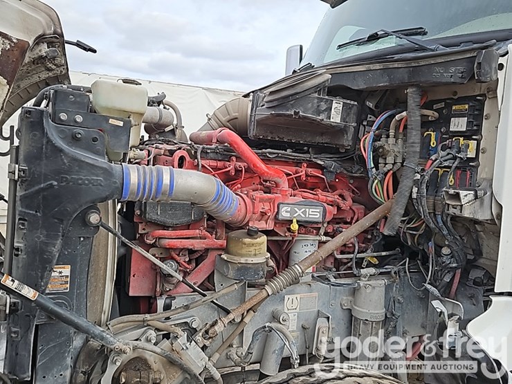 2021-peterbilt-567-image-20