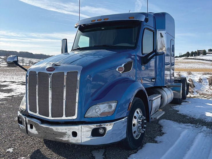 2019-peterbilt-579-image-2