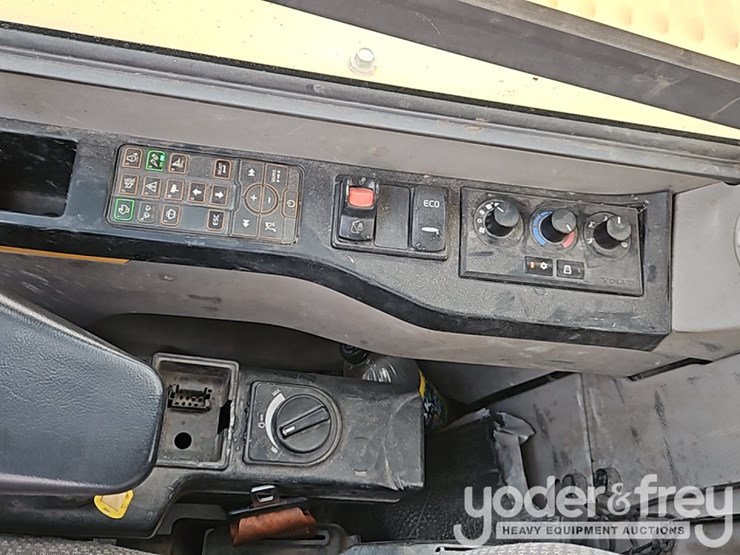 2020-volvo-ecr88d-image-37