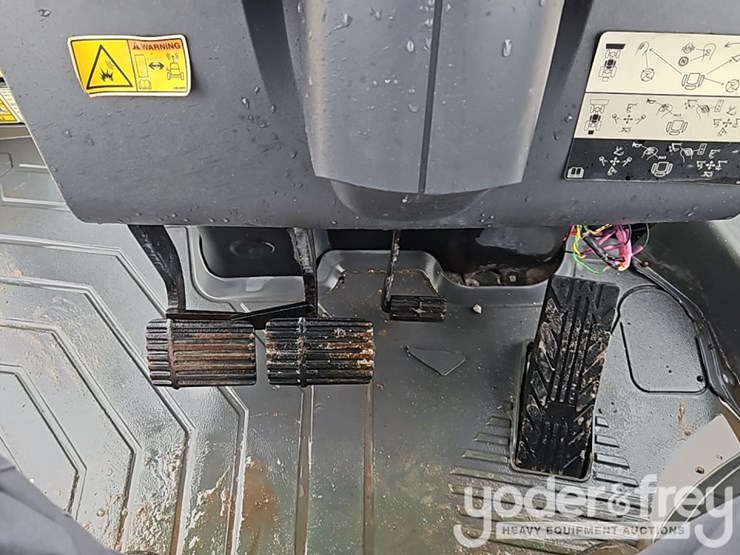 2023-caterpillar-420-xe-image-26