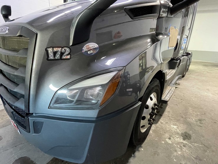 #6225-•-2021-freightliner-cascadia-semi-truck-(title-in-delay)-image-15