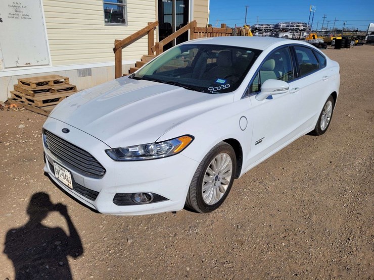 2016-ford-fusion-se-luxury-energi-sedan-4d-image-1