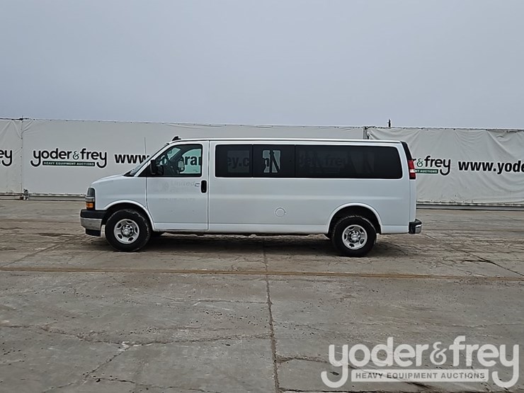 2019-chevrolet-3500-image-3