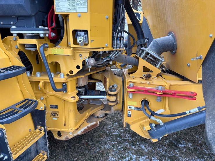 2023-deere-260e-image-7