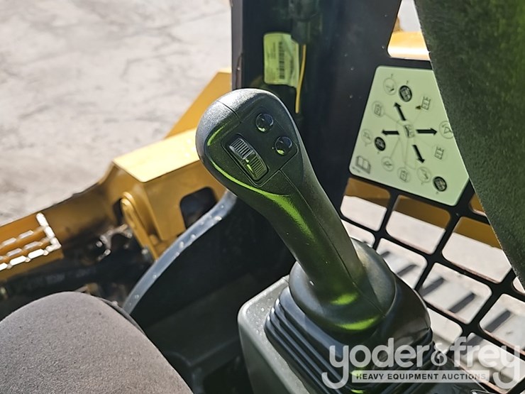 2021-caterpillar-289d3-image-18