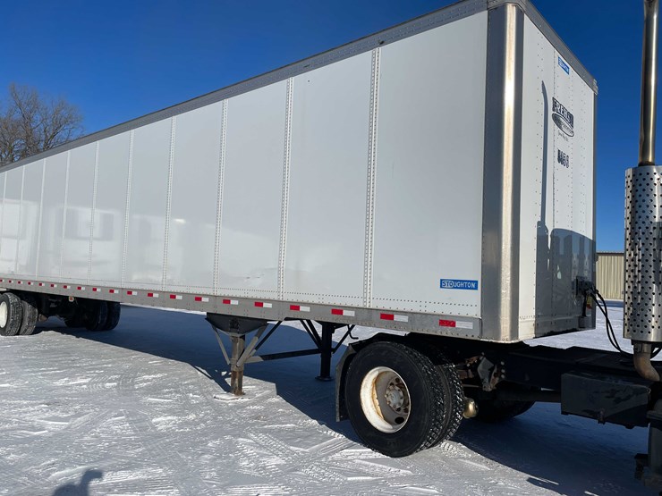 2023-stoughton-trailer-image-2