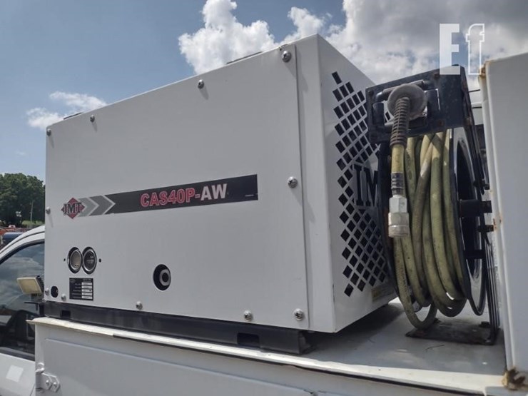 18-ford-f550-image-27