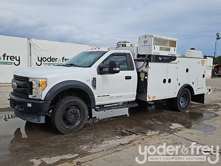 2017-ford-f550-image-1