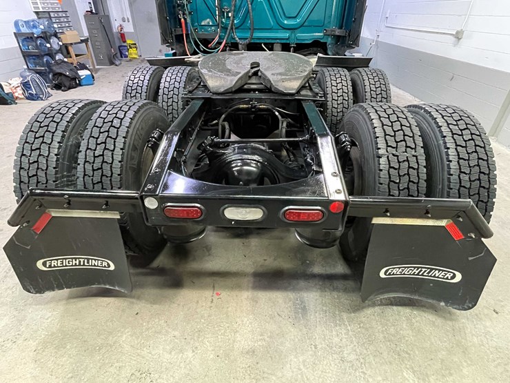 #6223-•-2022-freightliner-cascadia-semi-truck-(title-in-delay)-image-43